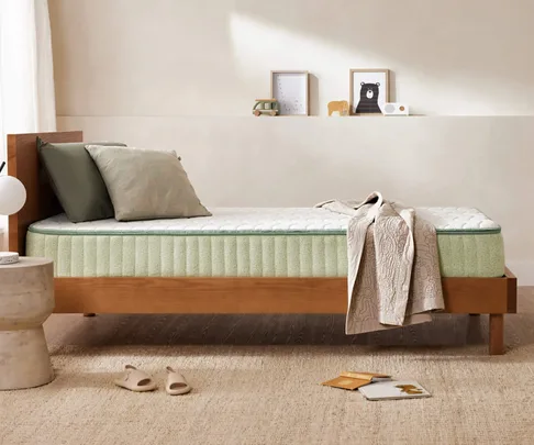 How to properly clean a mattress using household items