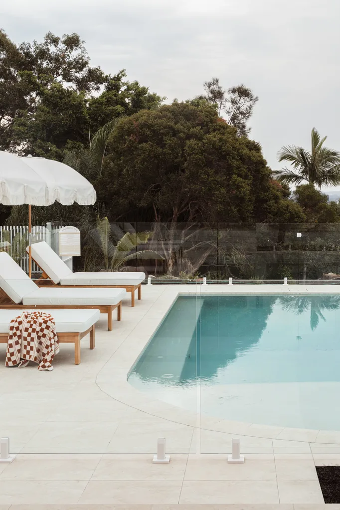 Poolside - Palm Hill in Gold Coast