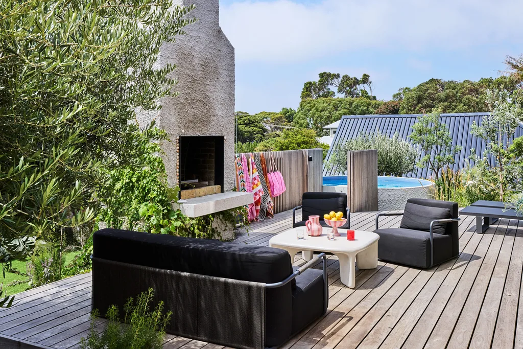 Outdoor entertaining area in the home of Kip & Co co-founder Hayley Pannekoecke