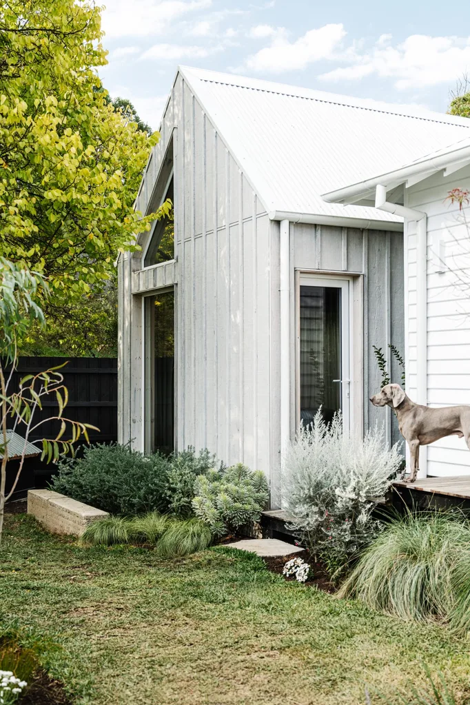 A renovated weatherboard with a relaxed gaden