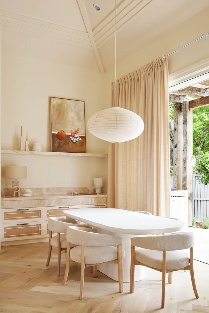 Three Birds dining room