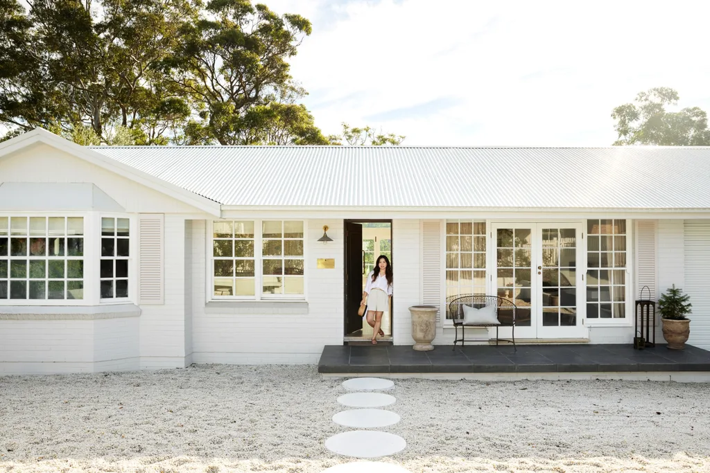 White midcentury ranch-style house