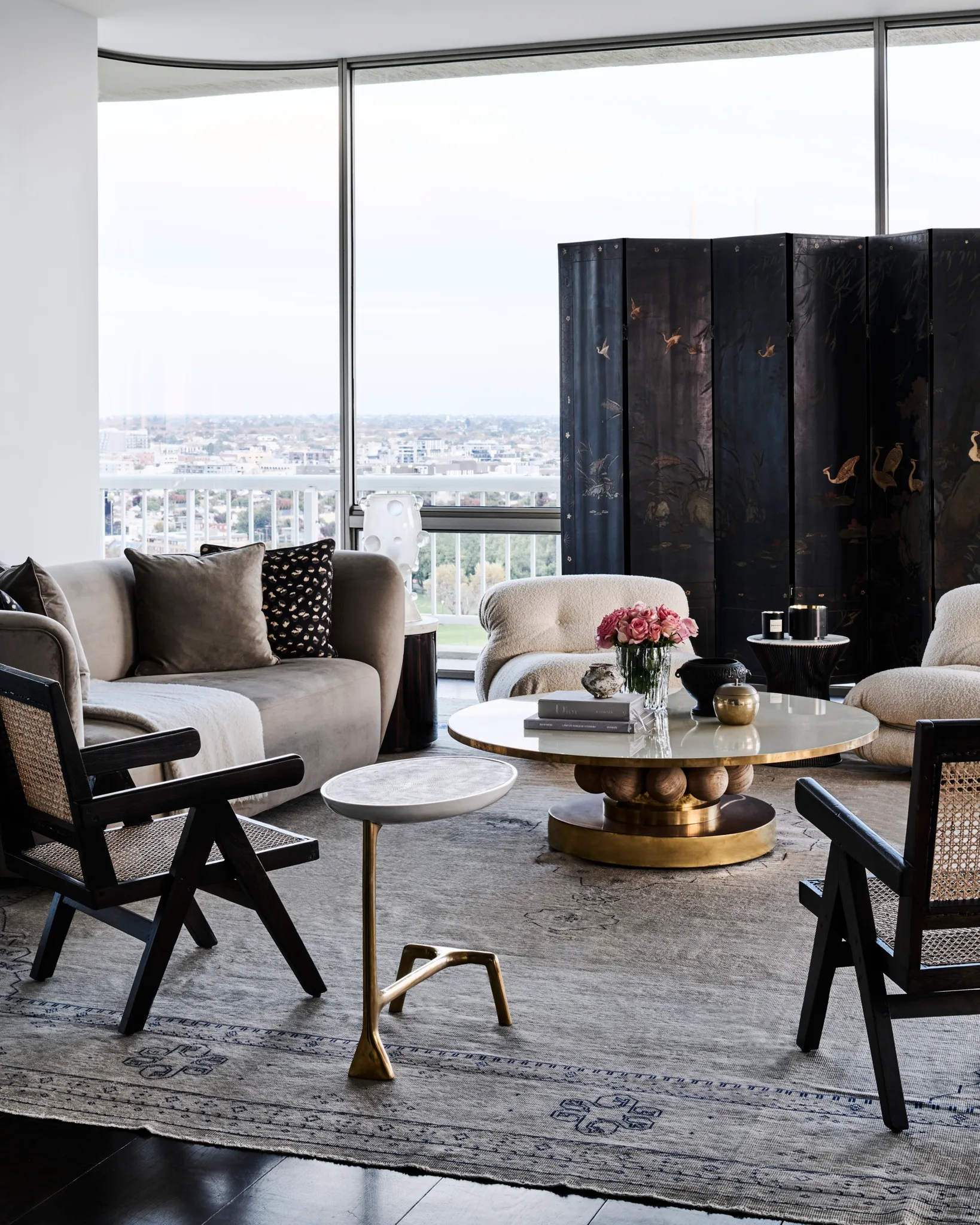 A closer look at Glamorous Penthouse Suites With Parking