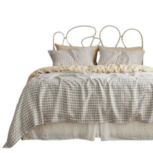 Linen gingham bedding