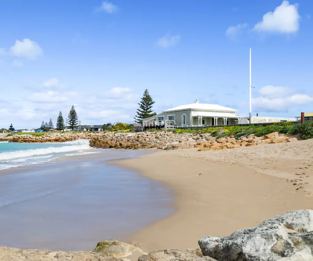 Historic Harbour Masters House in Beachport