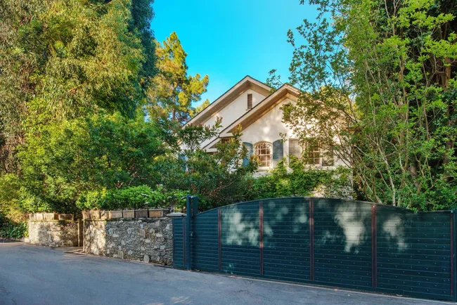 Jennifer Lawrence Beverly Hills Home street view