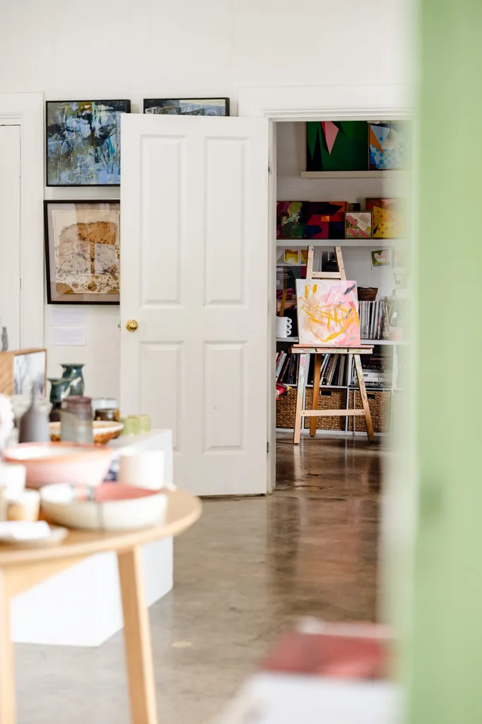 An artist's studio in Orange