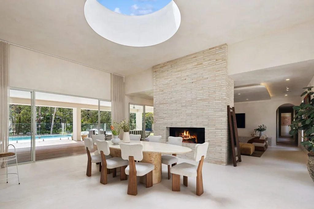 Ellie Watson's The Valle Casa dining