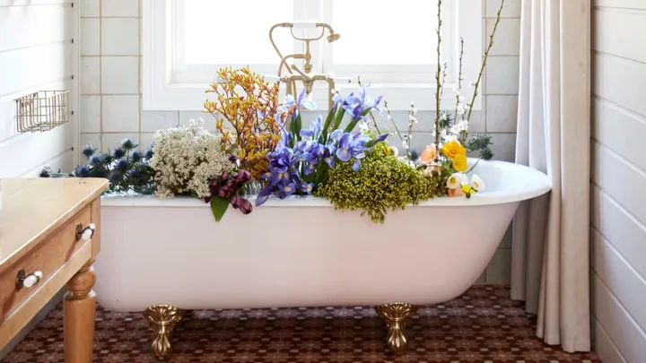 Flowers in bath