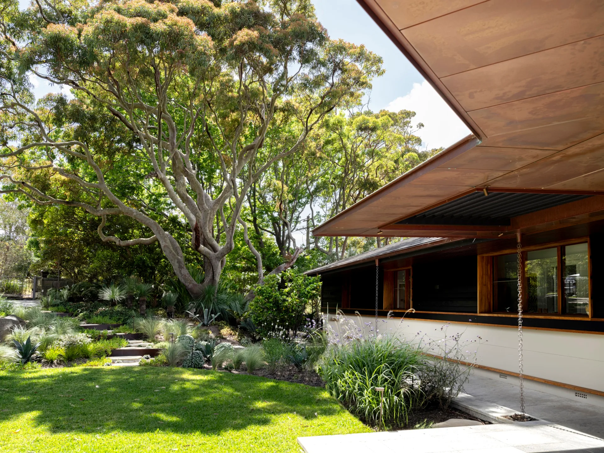 Nelson Thomas garden