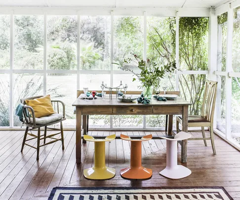 Country casual dining room