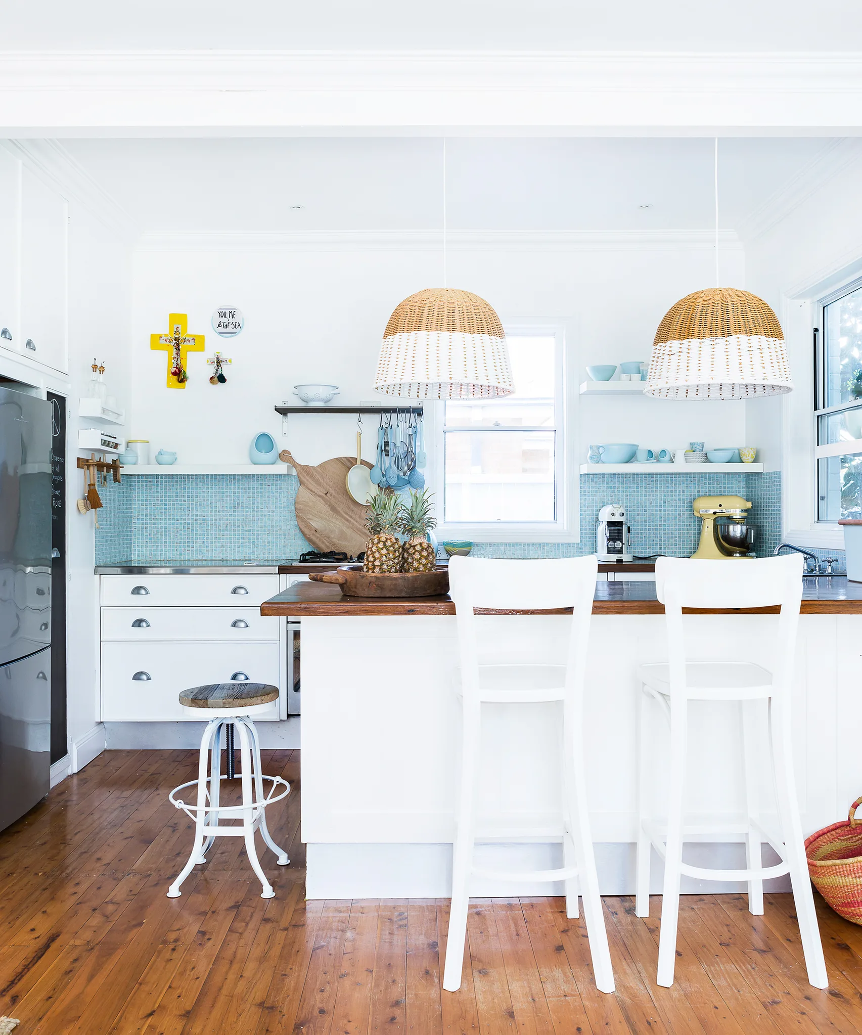 10 Coastal Kitchen Design Ideas