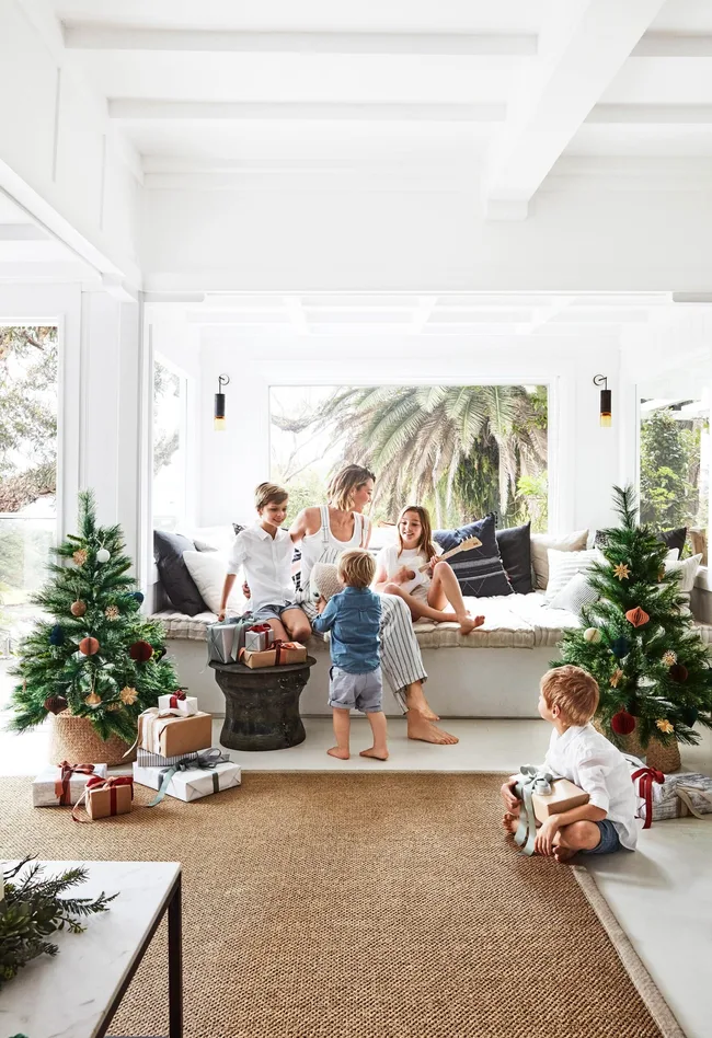 24 Homes With Fabulous Festive Style