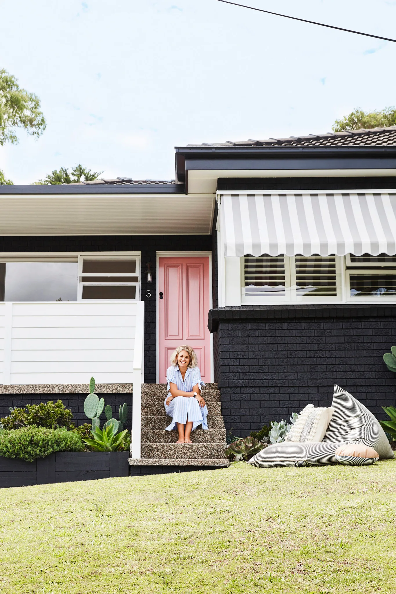 21 fabulous front door colour ideas to try