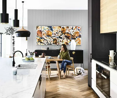 H-reading-room-fireplace-bookshelf