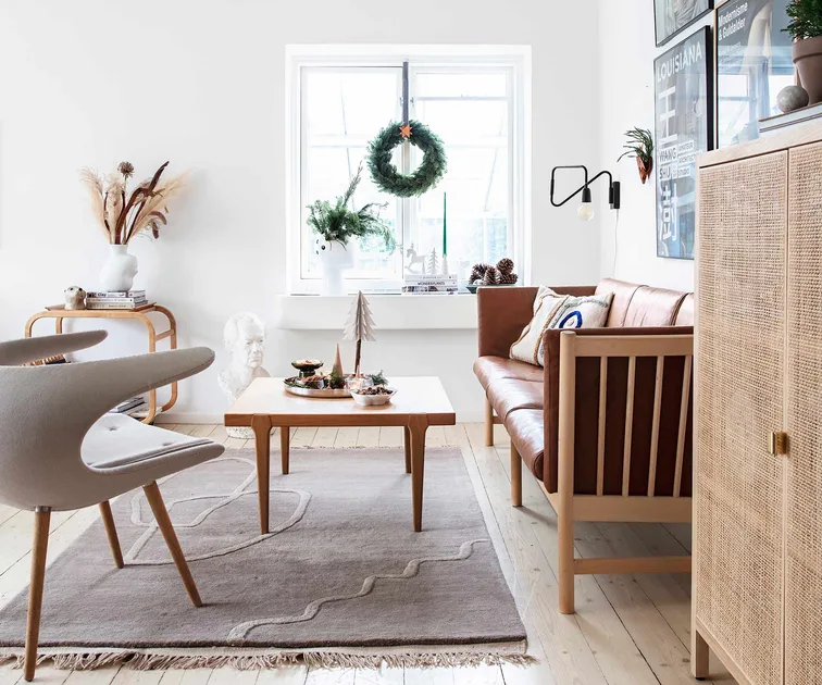 Photo inspiration: Fresh Look at Light Filled Copenhagen Bungalow With Pared Back Festive Style