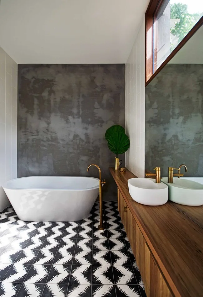 20 timeless black and white bathroom ideas to steal
