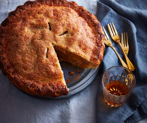 Apple and blackcurrant pie