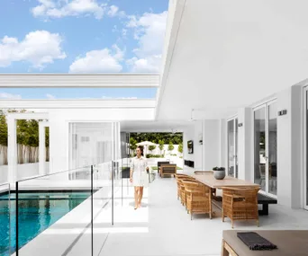 A relaxed all-white resort-style home in Melbourne