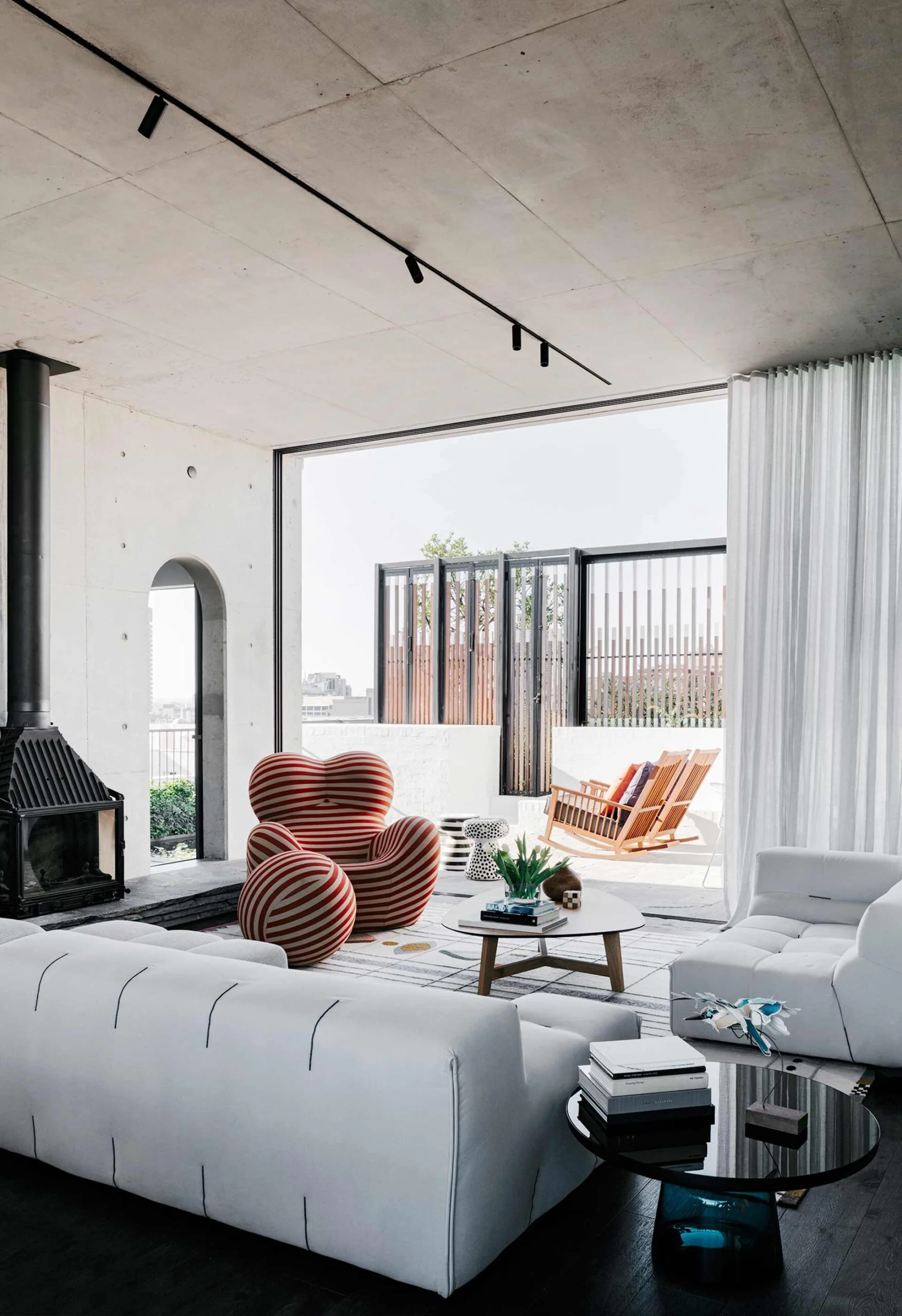 Indoor-Outdoor Flow: 18 Homes That Totally Nail It