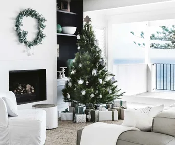 How to wrap Christmas presents