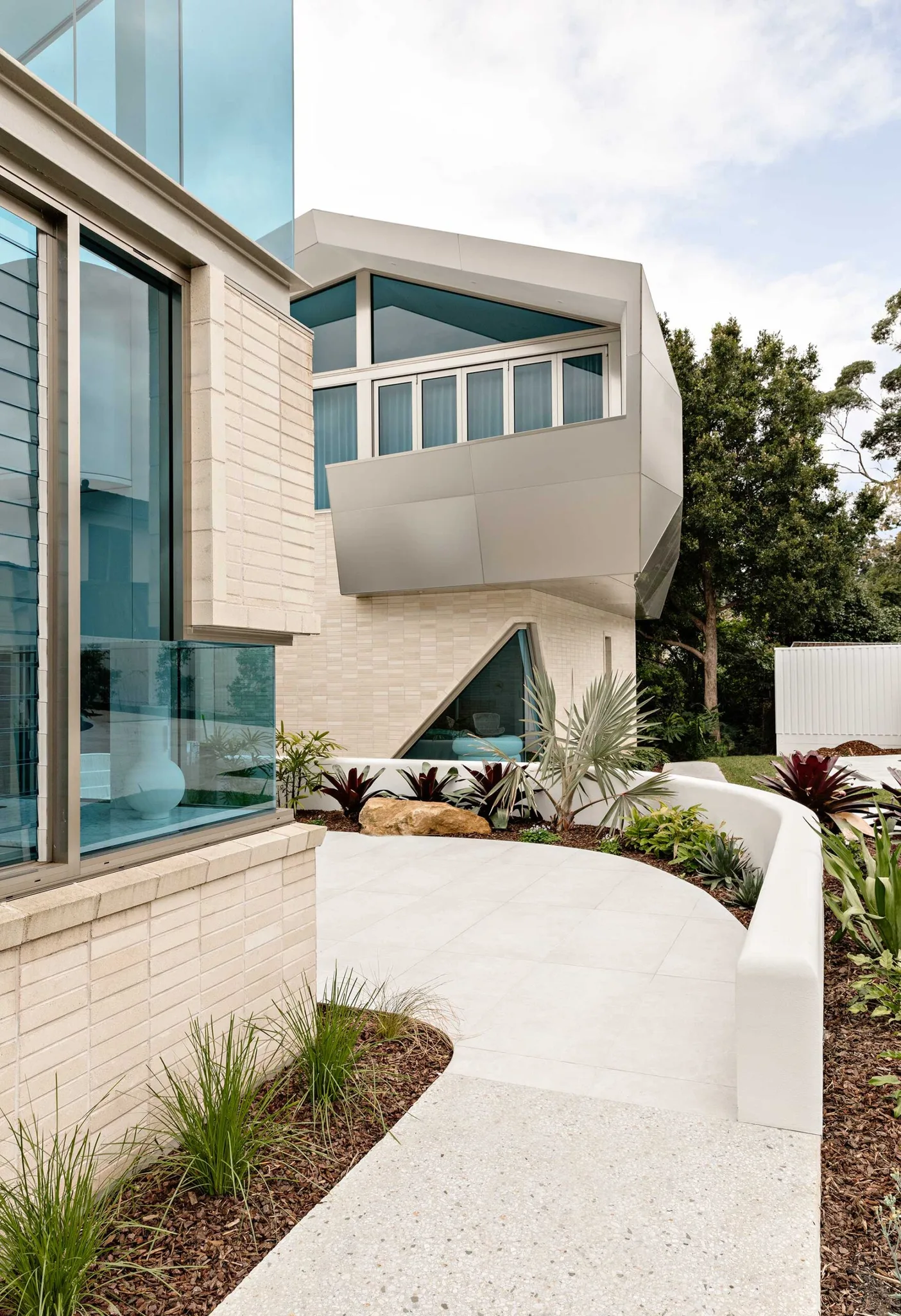 An Art Deco beach home's modern makeover in Wollongong
