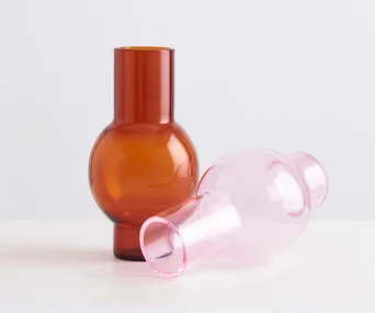 20 colourful glass vessels