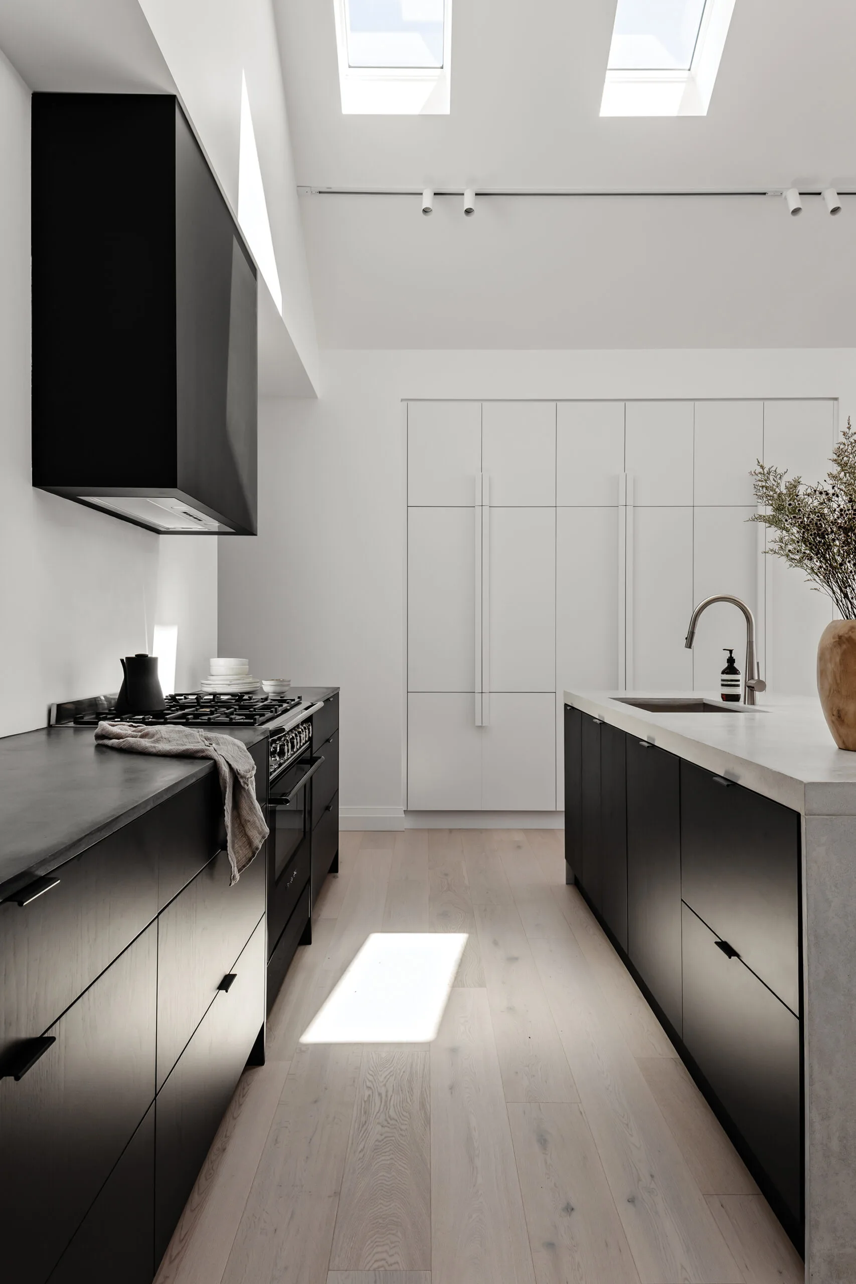 A modern monochrome farmhouse in North Richmond, NSW