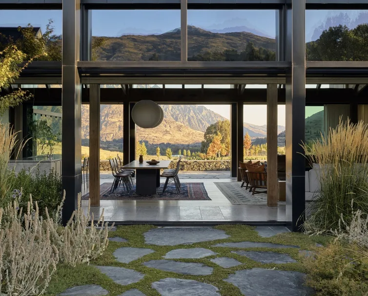 A layered home nestled within New Zealand&rsquo;s exquisite mountainous landscape