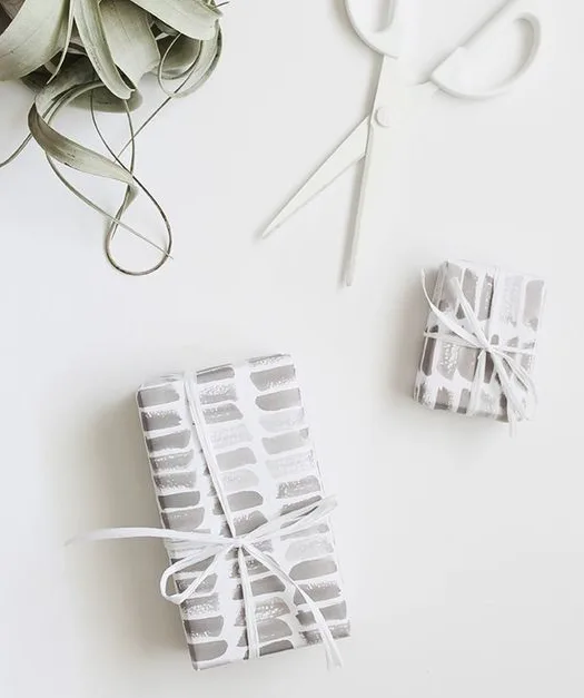 Printable Wrapping Paper Tools.pdf Free printable wrapping paper: 10 designs to download now
